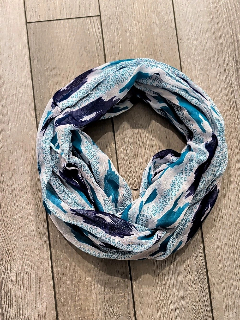 Blue & White Geometric Scarf6